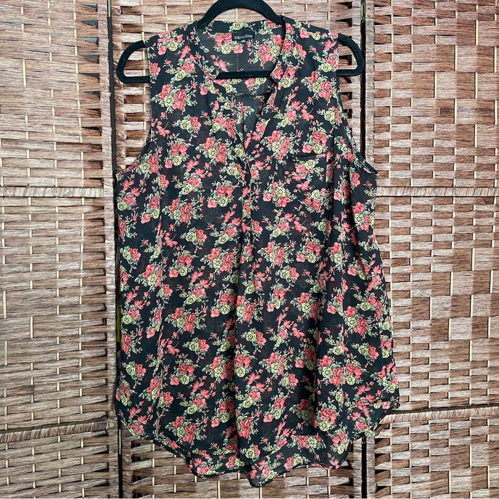 Zenobia Black Floral Sleeveless Camisole, Grandmacore Cottagecore Romantic, 2XL.